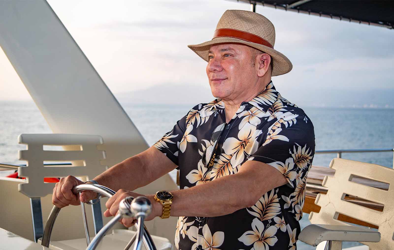 Motivation Meets Paradise: Alex Dey's Unforgettable Experience on Mike's All-Inclusive Yacht in Puerto Vallarta