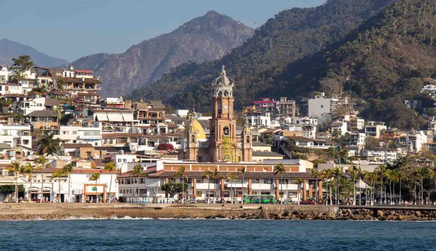 Which Are the Most Beautiful Beaches to Visit in Puerto Vallarta by Yacht?