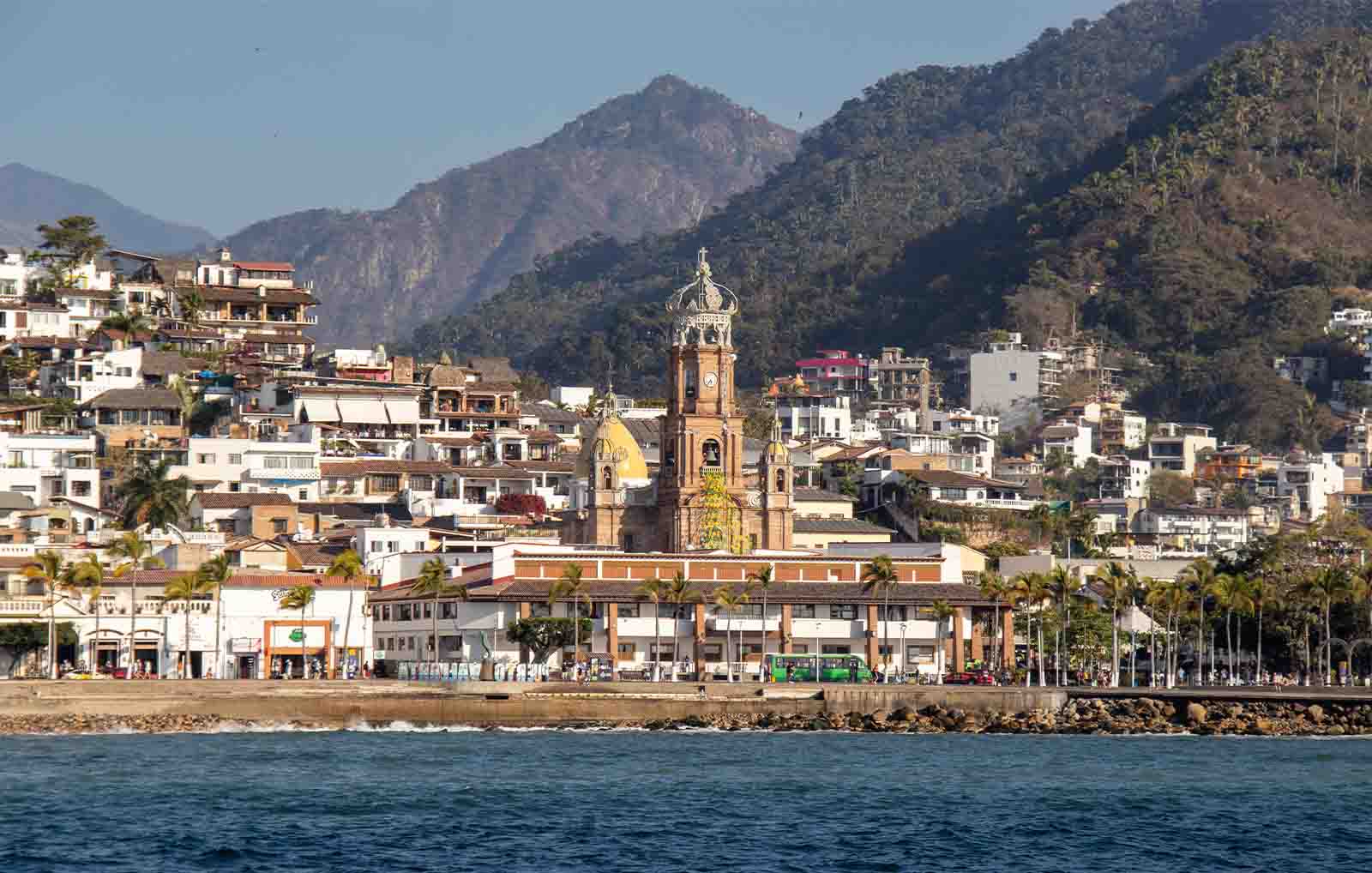 Which Are the Most Beautiful Beaches to Visit in Puerto Vallarta by Yacht?